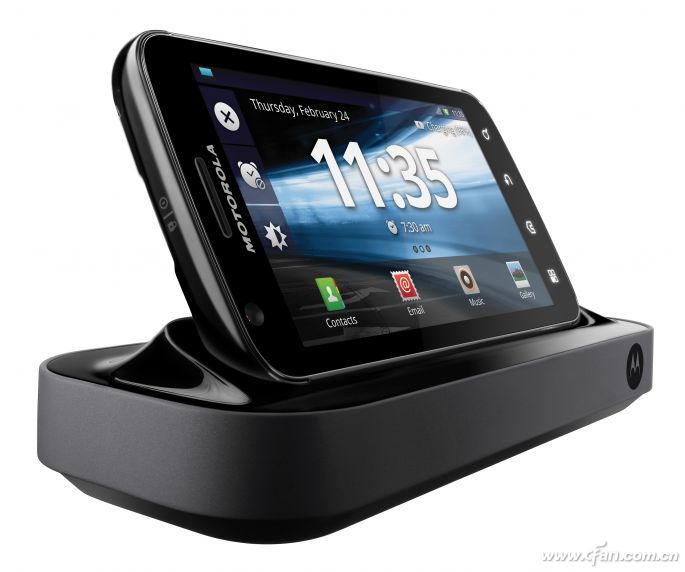 苹果的执念!手机自拍为啥美颜可以战胜真实? 苹果的执念!手机自拍为啥美颜可以战胜真实?