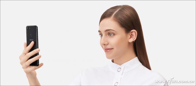 苹果的执念!手机自拍为啥美颜可以战胜真实? 苹果的执念!手机自拍为啥美颜可以战胜真实?