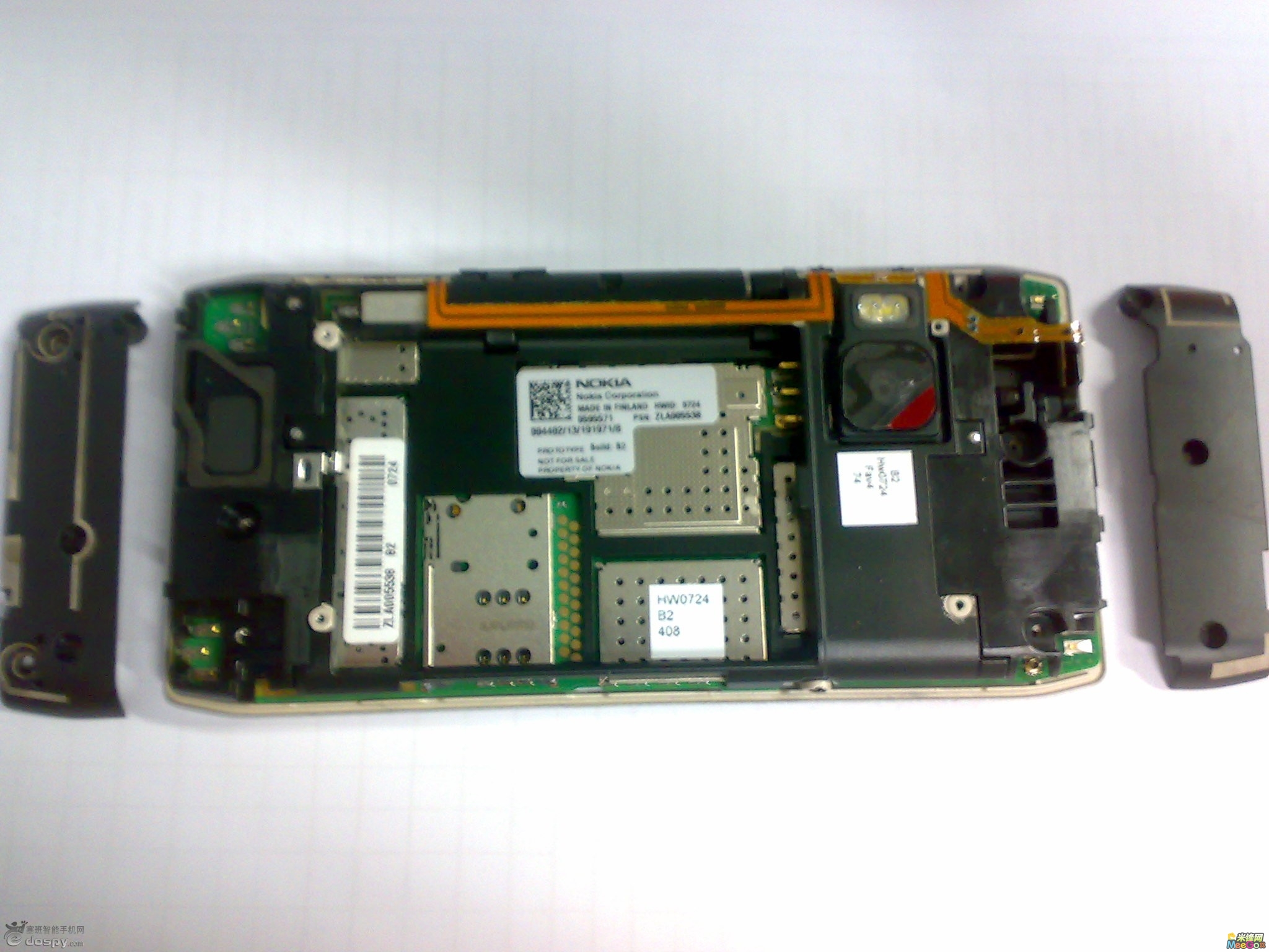 诺基亚N9真机及拆机多图曝光? 诺基亚N9真机及拆机多图曝光?