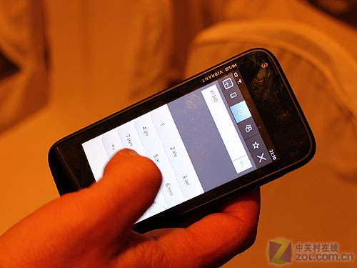 MeeGo手机现身MeeGo中国开发研讨会 MeeGo手机现身MeeGo中国开发研讨会