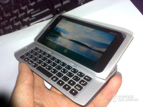 MeeGo手机现身MeeGo中国开发研讨会 MeeGo手机现身MeeGo中国开发研讨会