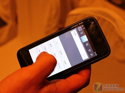 Intel������ MeeGo�ֻ��豸����