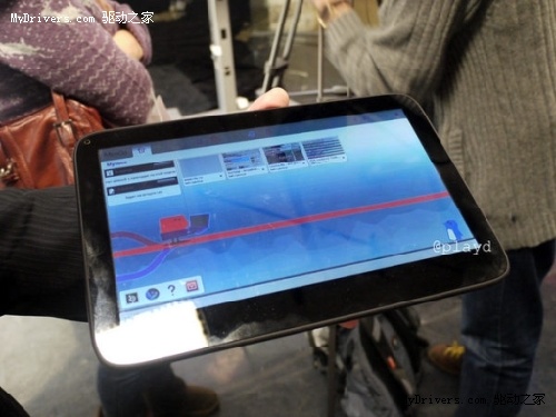 俄罗斯制造Atom核心MeeGo手机亮相 俄罗斯制造Atom核心MeeGo手机亮相