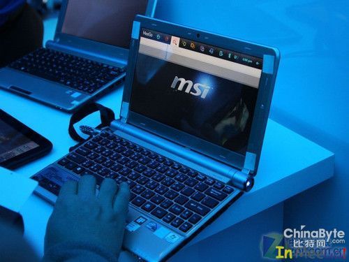 MeeGo�ʼǱ�����Ӣ�ض�չ̨