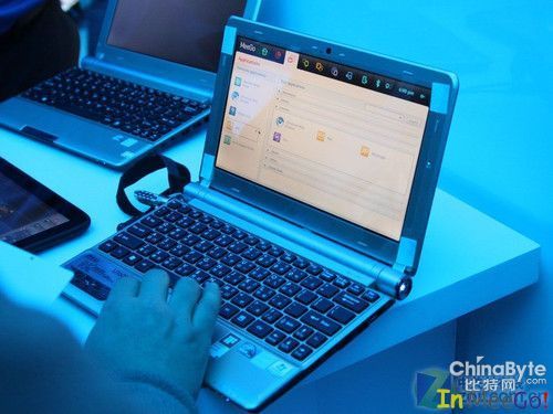 MeeGo�ʼǱ�����Ӣ�ض�չ̨