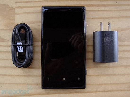 诺基亚Lumia920零售版开箱 诺基亚Lumia920零售版开箱