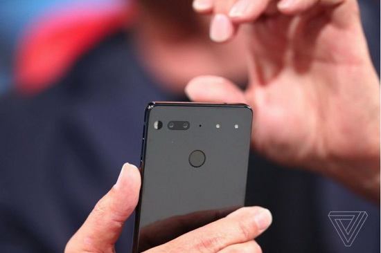 essential������s8�ĸ��� ����s8��essential phone�Ա�����