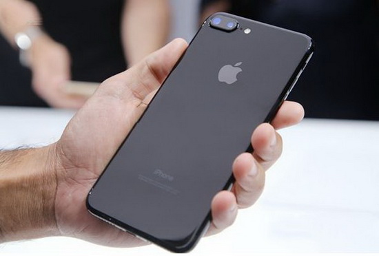 三星s8和iphone7哪个好 苹果iphone7和三星s8对比评测3