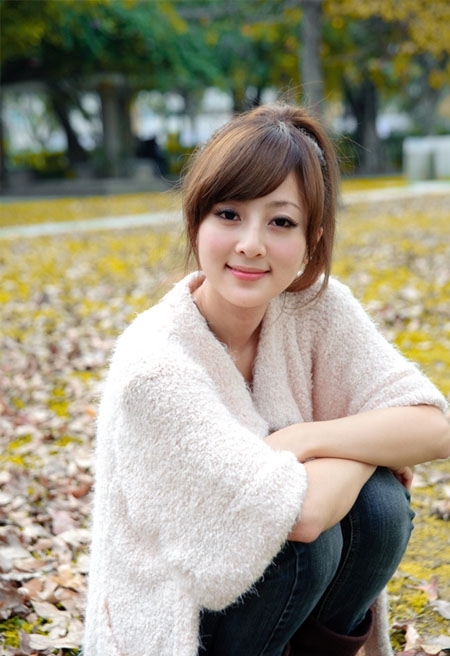 Photoshop������԰��ŮͼƬ�����Ļƺ�ɫ