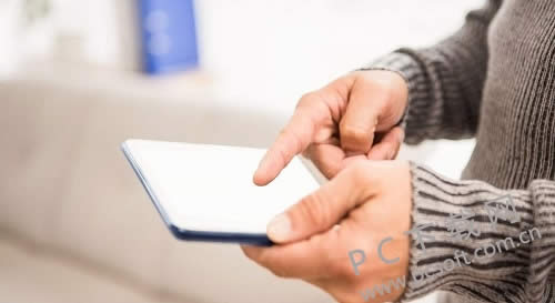 如何给照片换背景?