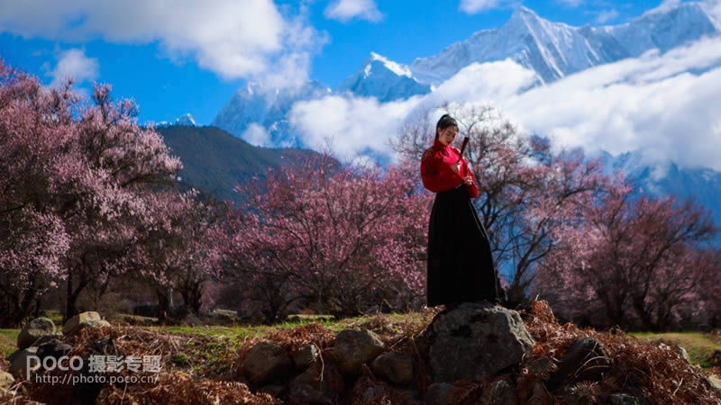 调出偏暗色外景通透人像照片的PS教程