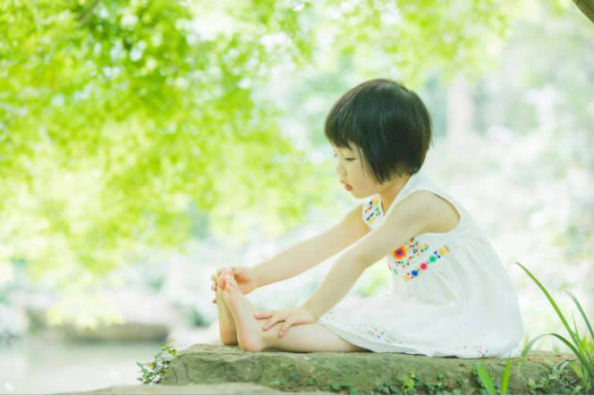 修复美化绿色清新儿童照片色彩的PS教程