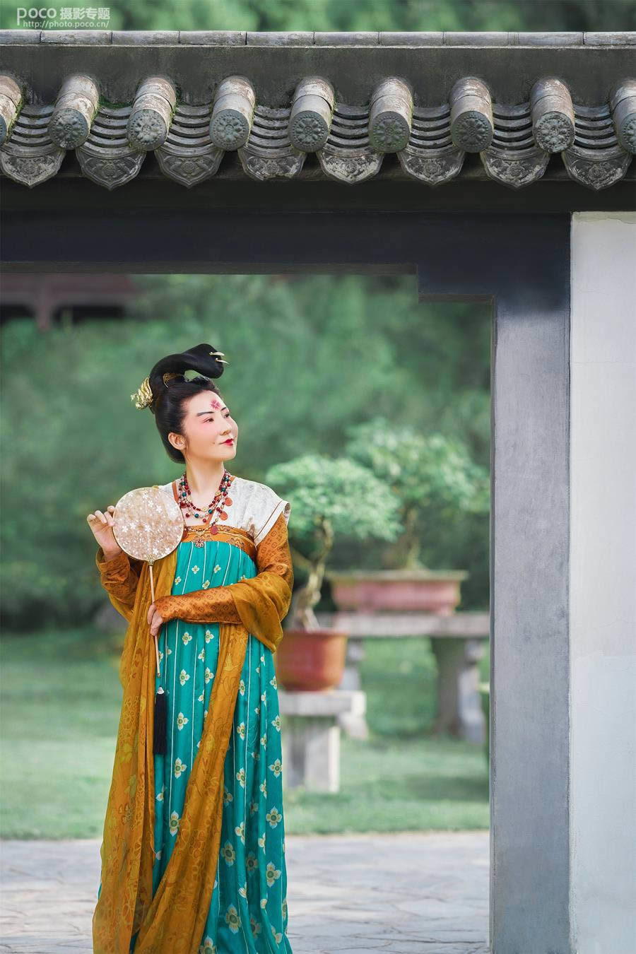 PS把古装唐服美女照片调成通透色彩