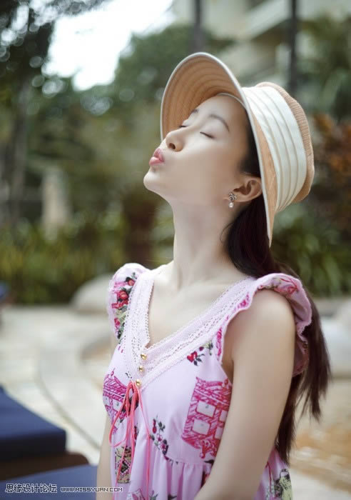 PS调出晚景通透色彩可爱女生照片效果