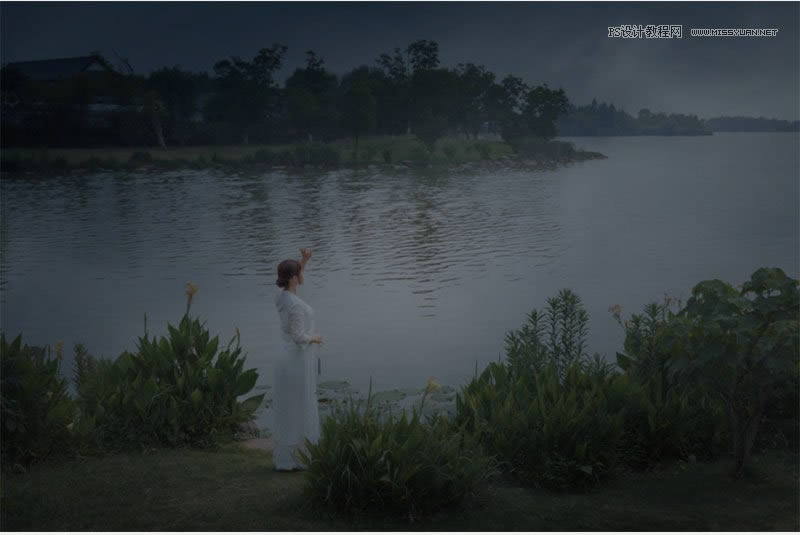 PS把白天人物湖景照片调成夜晚效果