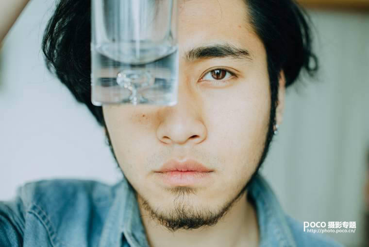 PS调出日系复古胶片艺术男生头像照片