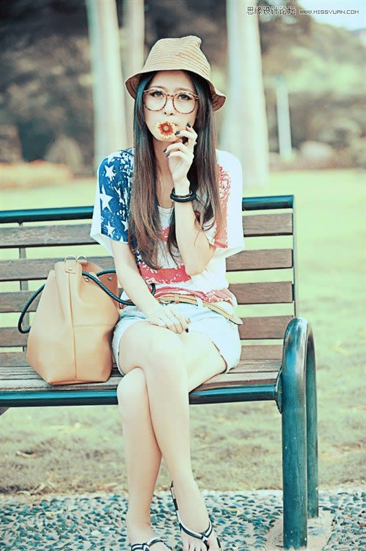 PS把公园时尚女孩照片调成青绿色效果