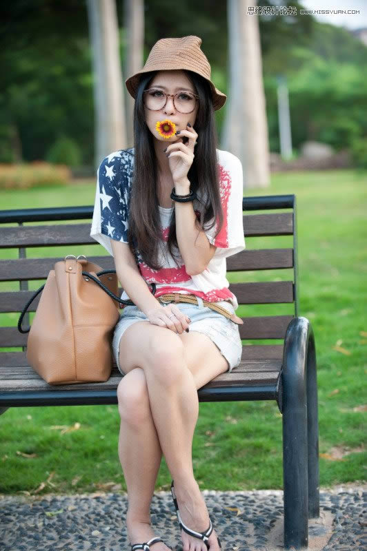 PS把公园时尚女孩照片调成青绿色效果