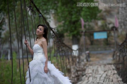 PS把新娘婚纱照片调成金黄秋季效果