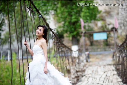 PS把新娘婚纱照片调成金黄秋季效果