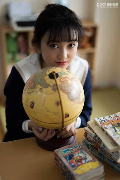 PS把室内女孩照片提亮并调成暖色效果