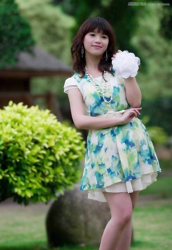 用PS如何调制淡黄中性短裙女孩照片