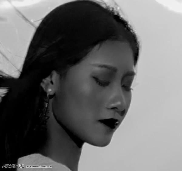 修复逆光海景女生照片色彩的PS教程