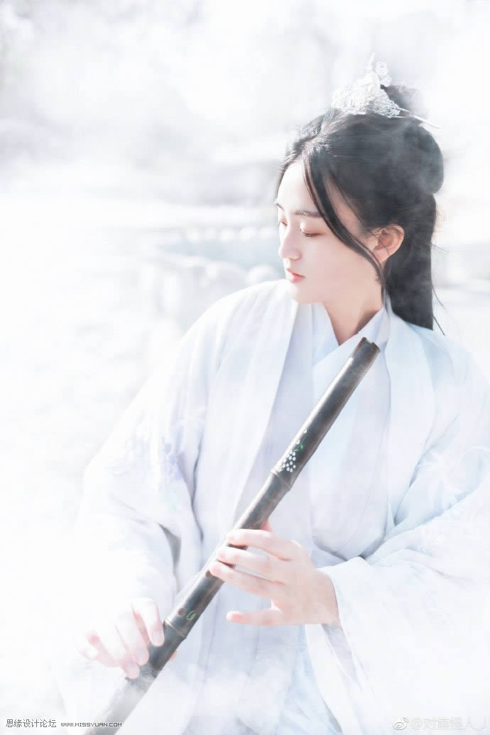 调出洁白仙境白衣女子图片的PS教程