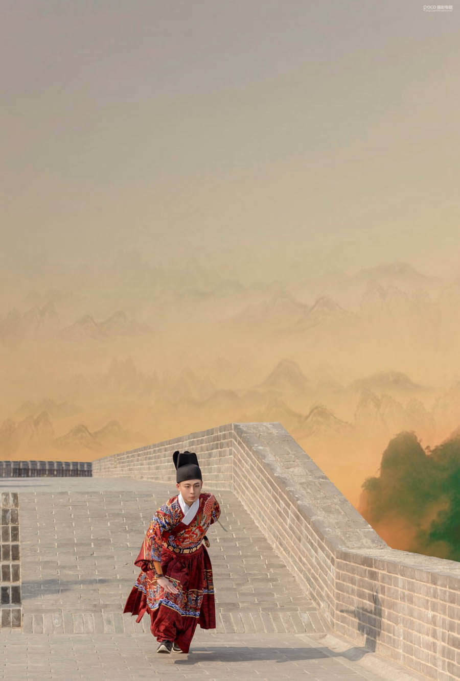 Photoshop调出暖黄色锦衣卫图片效果