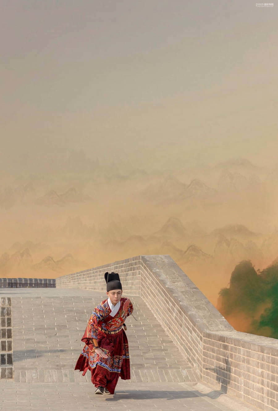 Photoshop调出暖黄色锦衣卫图片效果