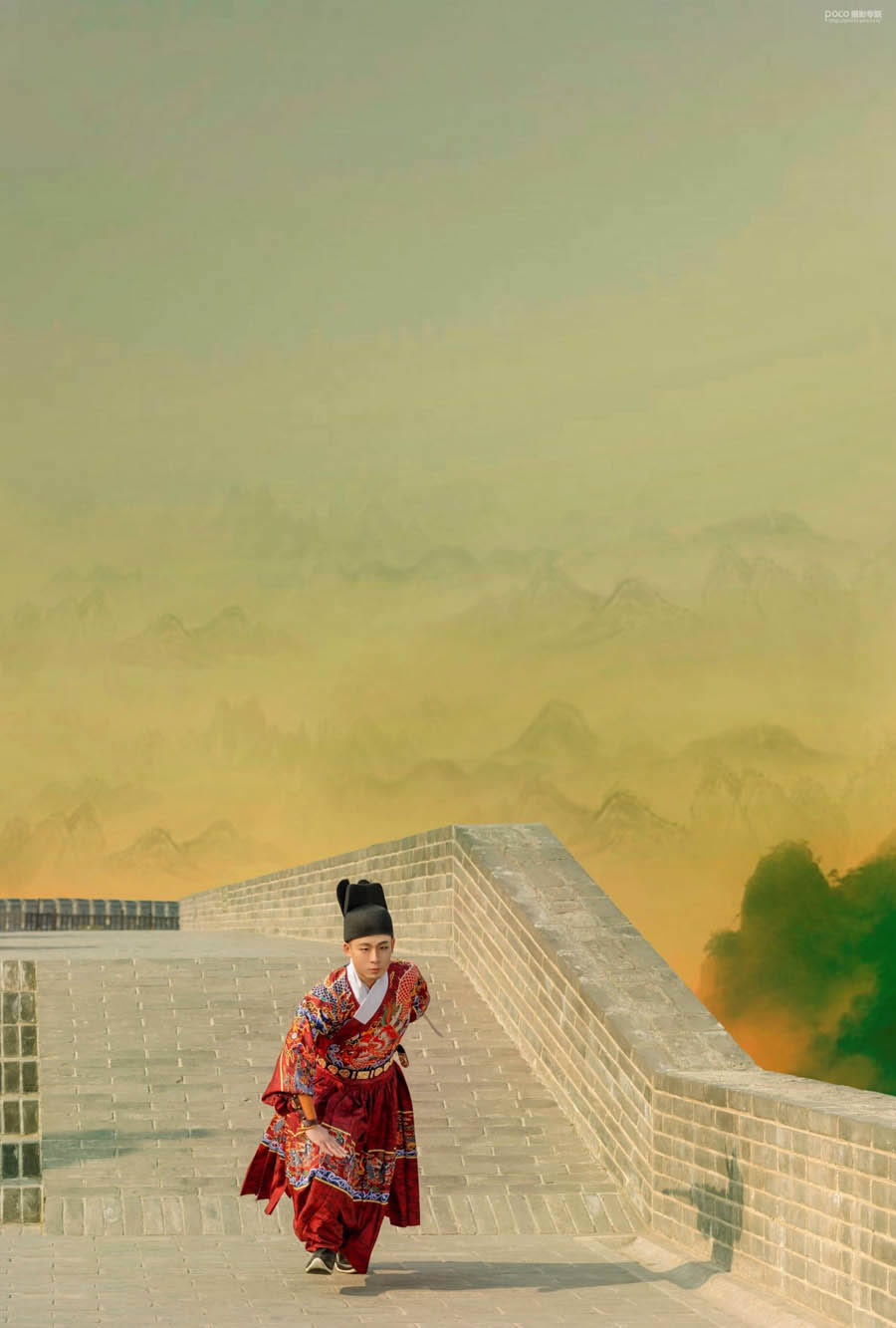 Photoshop调出暖黄色锦衣卫图片效果