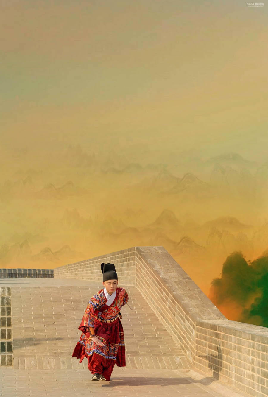 Photoshop调出暖黄色锦衣卫图片效果