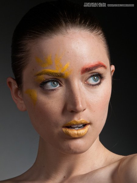 把模特彩妆头像照片提亮磨皮处理的PS教程