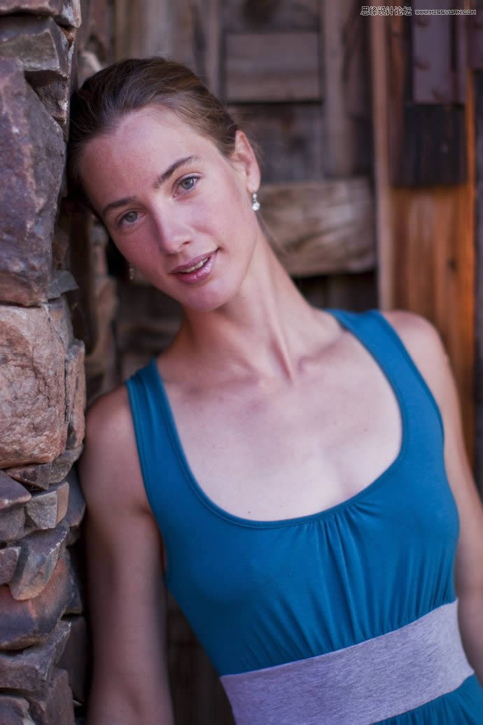 将偏青色照片恢复自然色彩的PS色彩校正教程