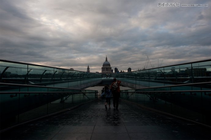 PS把灰暗数码外景照片调成高清鲜艳色彩