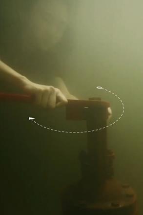 《记忆重构》第一章最后逃出去方法